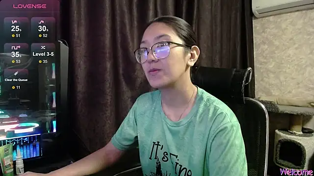 Snapshot of Brightssmiles chatting on October 24, 2025, 7:27 am Brightssmiles online show from October 24, 2025, 7:27 am