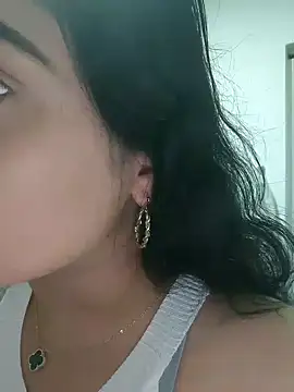 Lia Hurley online show from February 4, 2025, 12:44 pm