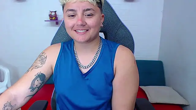 isabeautyx19 online show from February 24, 2025, 5:43 am