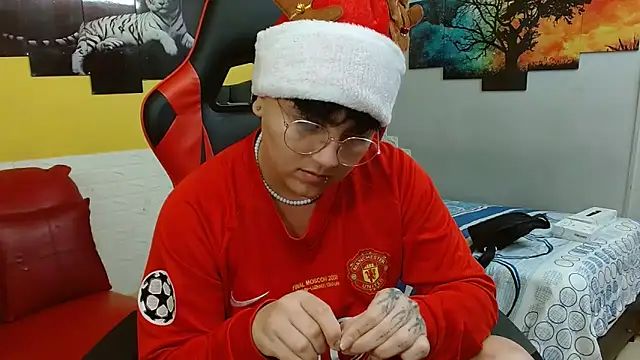 isabeautyx19 online show from December 14, 2025, 2:06 am