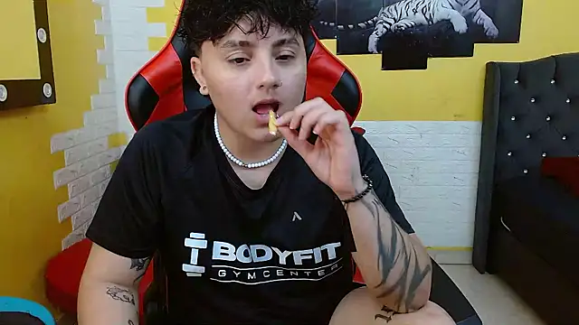 isabeautyx19 online show from January 8, 2026, 4:48 am