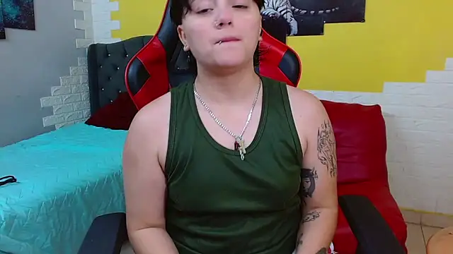 isabeautyx19 online show from February 18, 2026, 2:07 am