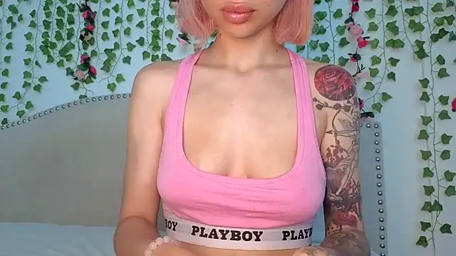 Snapshot of xoxcatt chatting on July 11, 2026, 8:00 pm xoxcatt online show from July 11, 2026, 8:00 pm