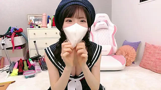 -minami- online show from May 13, 2026, 12:13 pm