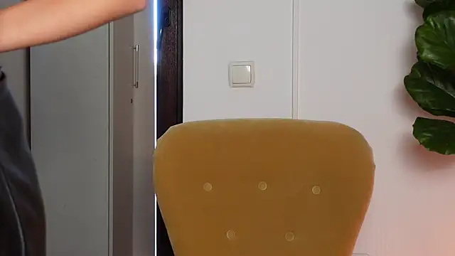 NinaCrystal1 online show from September 16, 2025, 8:04 am