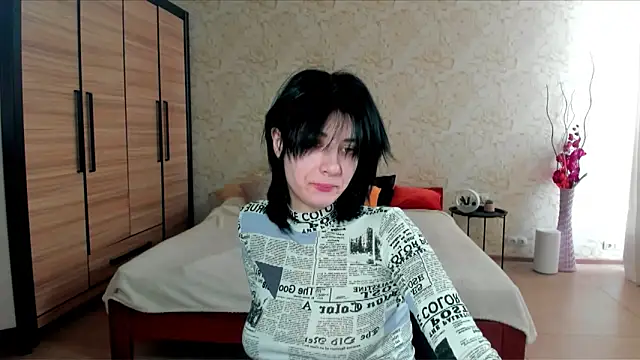 JulisSweet online show from February 8, 2025, 7:37 am