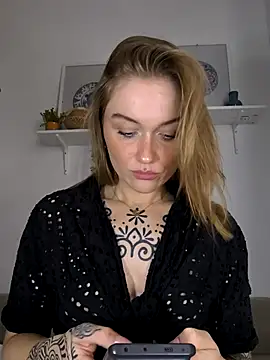 Snapshot of Goldloeckchen159 chatting on October 19, 2025, 12:39 pm Goldloeckchen159 online show from October 19, 2025, 12:39 pm