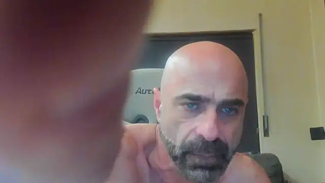 Snapshot of Bicopflirt chatting on October 15, 2025, 11:16 pm Bicopflirt online show from October 15, 2025, 11:16 pm