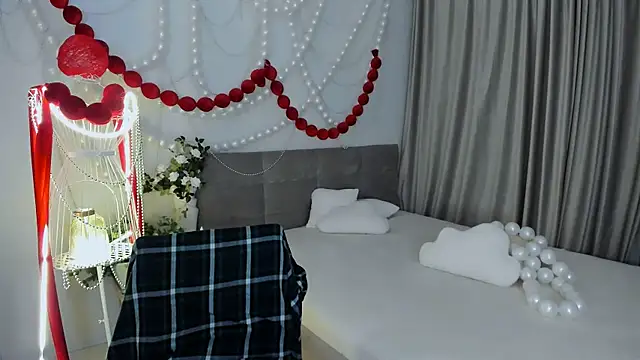 Snapshot of ContinentOfTranquility chatting on April 14, 2026, 4:07 am ContinentOfTranquility online show from April 14, 2026, 4:07 am