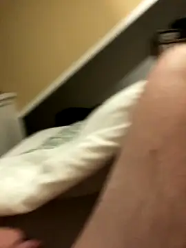 LivingLegend1978 online show from December 1, 2025, 11:10 pm