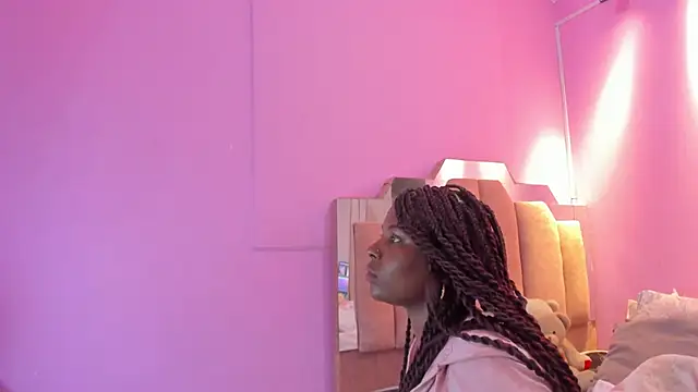 LoveQueen2 online show from November 30, 2025, 11:58 am