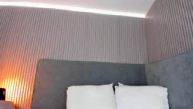 emelie 89 online show from December 19, 2025, 12:23 pm