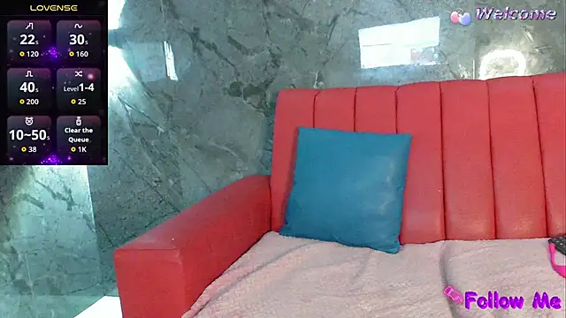 Danielaa a online show from November 13, 2025, 11:58 pm