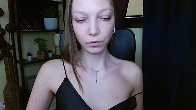 EmillyPlay online show from February 20, 2026, 1:11 pm