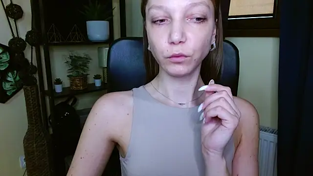 EmillyPlay online show from March 11, 2026, 1:39 pm