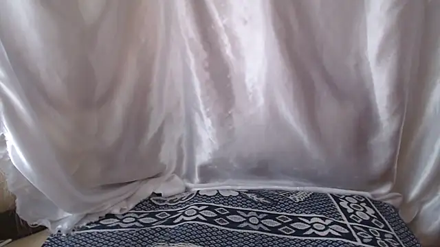 Burberrry  online show from April 9, 2026, 6:41 am