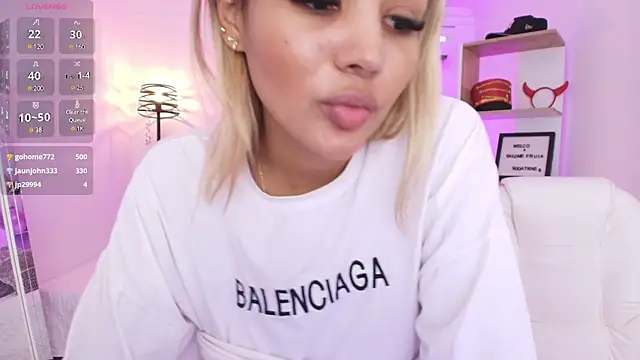 SALOOMEE   online show from February 17, 2025, 2:59 pm