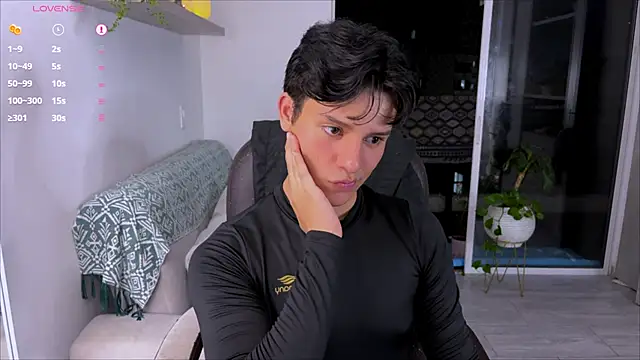 Snapshot of Alexxblue chatting on March 11, 2025, 1:48 am Alexxblue online show from March 11, 2025, 1:48 am