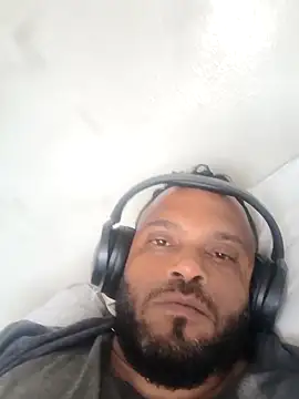 morenorj17 online show from September 28, 2025, 10:20 am