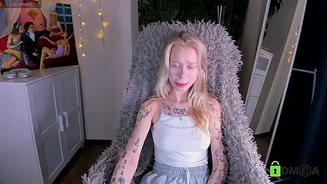 MalenaErnman online show from February 27, 2025, 10:37 am