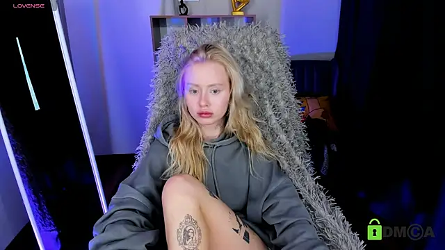 MalenaErnman online show from March 5, 2025, 2:01 pm