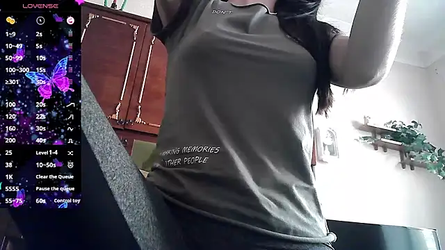 Snapshot of ElizaSwon chatting on June 18, 2026, 2:32 pm ElizaSwon online show from June 18, 2026, 2:32 pm