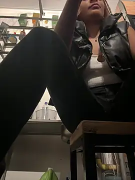 pamell col online show from December 6, 2024, 11:36 pm