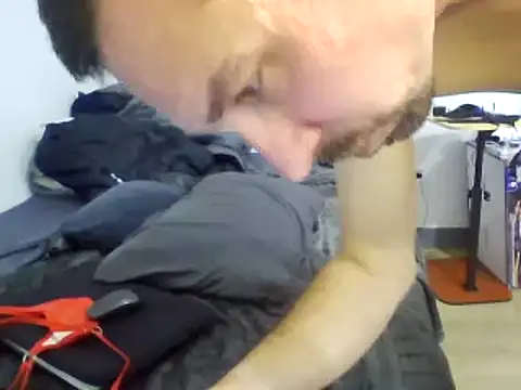 Iliketocooksquirt25 online show from March 9, 2025, 8:40 am