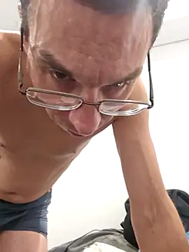 Iliketocooksquirt25 online show from October 6, 2025, 11:35 pm