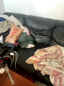 Snapshot of Youns98 chatting on September 25, 2025, 4:43 pm Youns98 online show from September 25, 2025, 4:43 pm