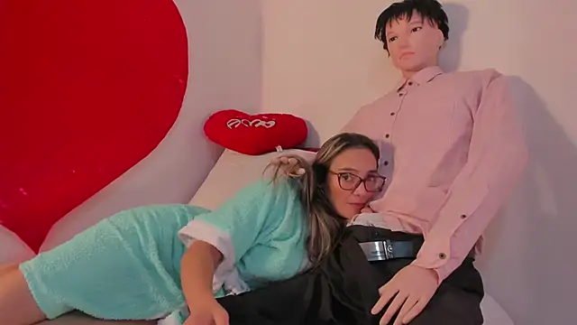 Jessica Herrera  online show from February 16, 2025, 4:09 am