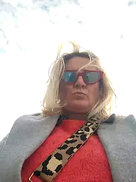 lady charlyne online show from February 19, 2025, 2:12 pm