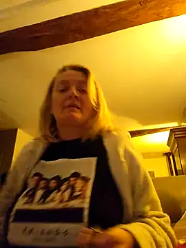 lady charlyne online show from February 25, 2025, 7:14 pm