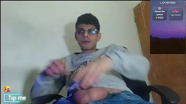 GrayHornyX online show from April 18, 2026, 8:20 pm