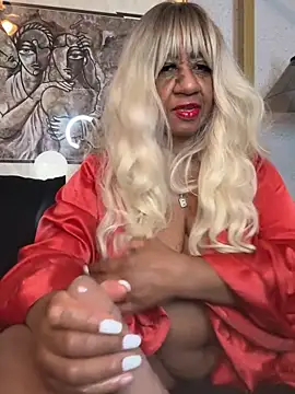 BreanaDivine online show from February 4, 2026, 7:14 am