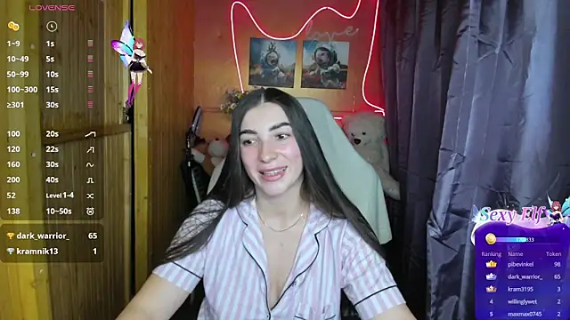 Snapshot of Fiery_Brunette_ chatting on January 5, 2025, 8:31 pm Fiery Brunette online show from January 5, 2025, 8:31 pm