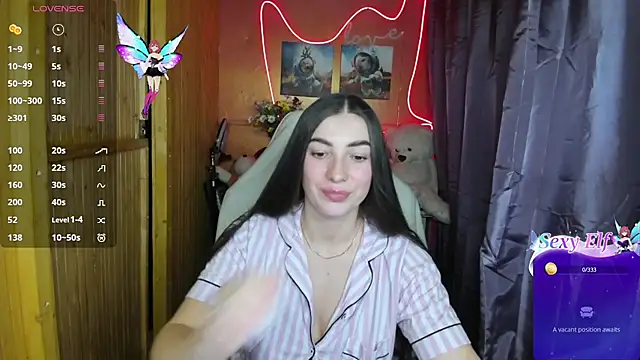 Snapshot of Fiery_Brunette_ chatting on January 7, 2025, 10:30 pm Fiery Brunette online show from January 7, 2025, 10:30 pm