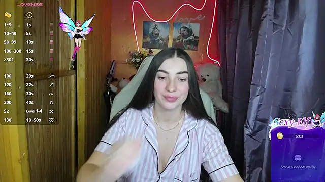 Snapshot of Fiery_Brunette_ chatting on January 8, 2025, 1:32 am Fiery Brunette online show from January 8, 2025, 1:32 am