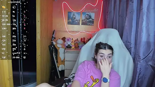 Snapshot of Fiery_Brunette_ chatting on February 24, 2025, 6:47 pm Fiery Brunette online show from February 24, 2025, 6:47 pm