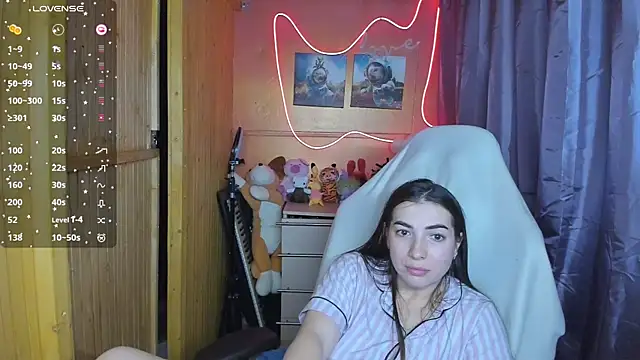 Snapshot of Fiery_Brunette_ chatting on March 4, 2025, 8:24 am Fiery Brunette online show from March 4, 2025, 8:24 am