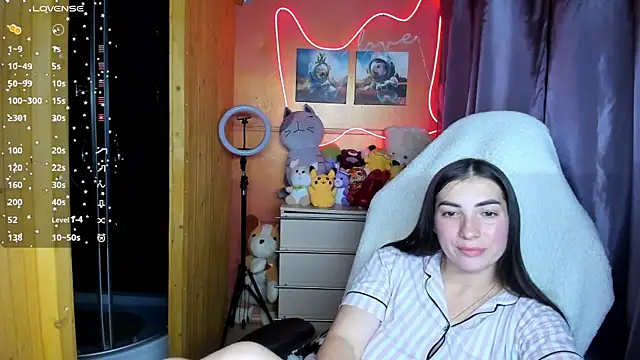 Snapshot of Fiery_Brunette_ chatting on October 5, 2025, 3:38 am Fiery Brunette online show from October 5, 2025, 3:38 am