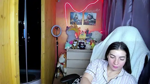 Fiery Brunette  online show from March 24, 2026, 11:26 am