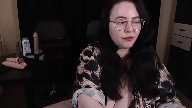poshmistress online show from May 26, 2026, 5:47 am
