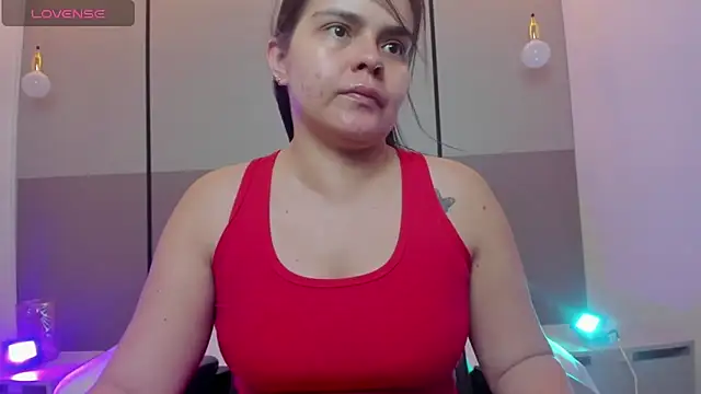 ayla13  online show from April 5, 2026, 5:32 pm