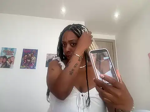 Snapshot of ChocolateCakeQueen chatting on July 15, 2026, 2:55 pm ChocolateCakeQueen online show from July 15, 2026, 2:55 pm