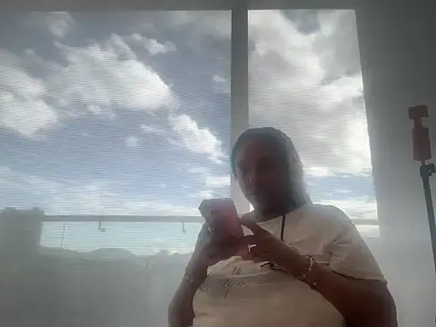 Snapshot of ChocolateCakeQueen chatting on July 17, 2026, 12:23 pm ChocolateCakeQueen online show from July 17, 2026, 12:23 pm