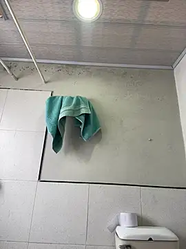 hannahb-e online show from January 24, 2025, 6:04 pm