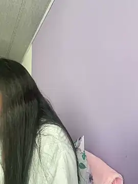 hannahb-e online show from January 29, 2025, 6:39 pm