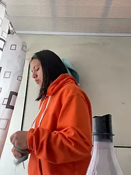 hannahb-e online show from March 7, 2025, 4:22 pm