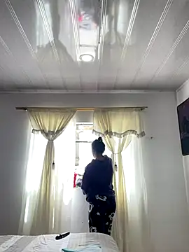 hannahb-e online show from October 18, 2025, 4:08 pm